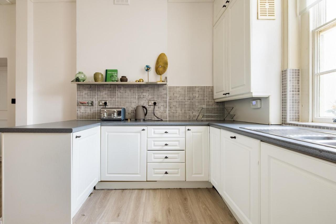 The Sussex Garden Retreat - Elegant 2Bdr Flat Apartment London Bagian luar foto